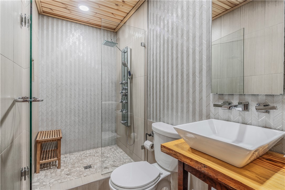 EMERALD COVE - Residential