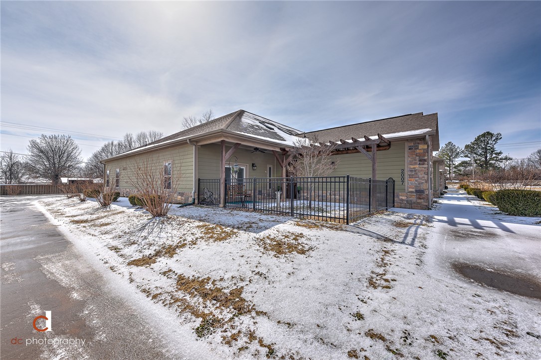 Pristine townhouse in amazing location! Book your showing before it's gone. Large bedrooms, all with walk-in closets. Cathedral ceilings in living room and master bedroom. Great kitchen, granite throughout. Tons of natural light! Booties are required inside and provided inside front door.