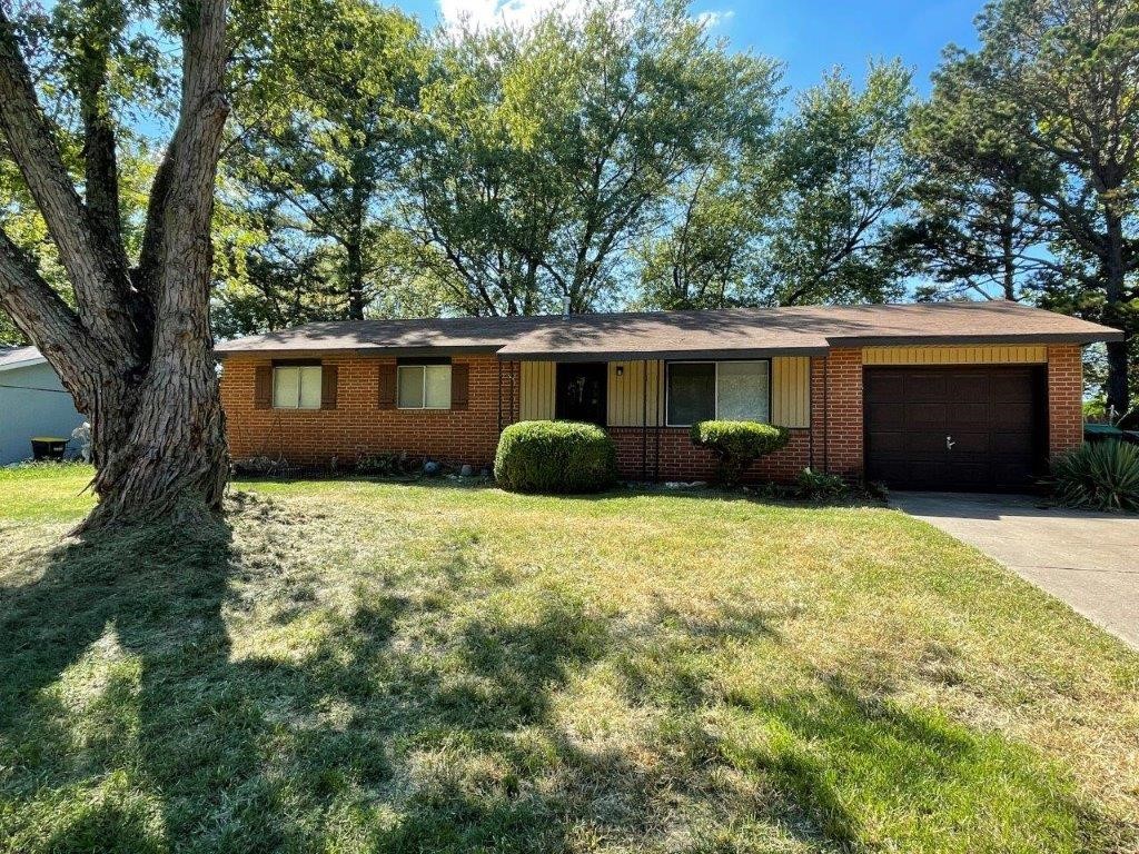 You don’t want to miss out on this adorable 3-bedroom 1.5 bath home perfect for first time home buyer, or investor. Property has beautiful mature trees in front and back yard. Close proximity to downtown Rogers dining, shopping, entertainment, and with easy access to I49 this property will put you right in the middle of everything that NWA has to offer. Kitchen Fridge, Washer, & Dryer to convey.