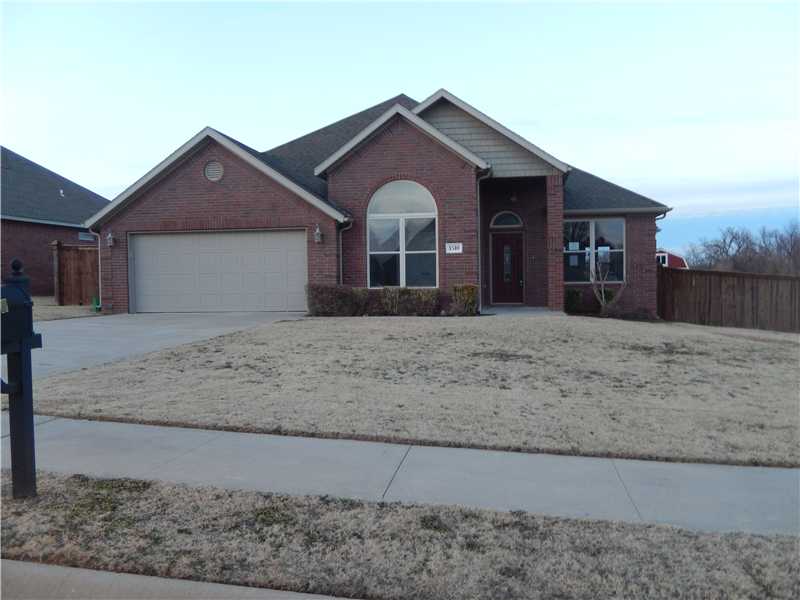 PROPERTY SOLD AS-IS, NO PROPERTY DISCLOSURE. SELLER WILL PAY UP TO $500 FOR AN OWNER OCCUPANT HOME WARRANTY. BEAUTIFUL HOME, NEW CARPET, FRESH PAINT. SHOWS FANTASTIC!