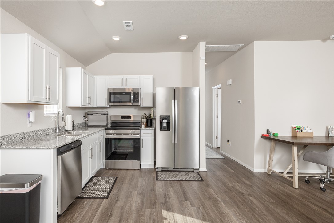 RIVERSIDE VILLAGE S/D PH 1.1 - Residential