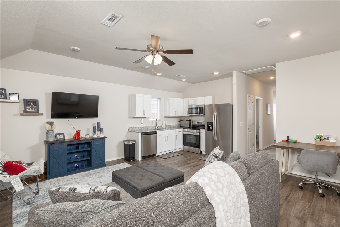 RIVERSIDE VILLAGE S/D PH 1.1 - Residential