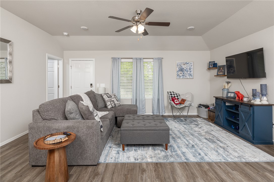 RIVERSIDE VILLAGE S/D PH 1.1 - Residential