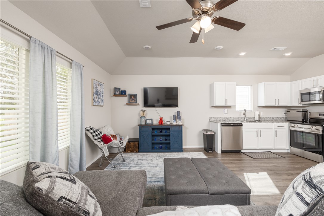 RIVERSIDE VILLAGE S/D PH 1.1 - Residential