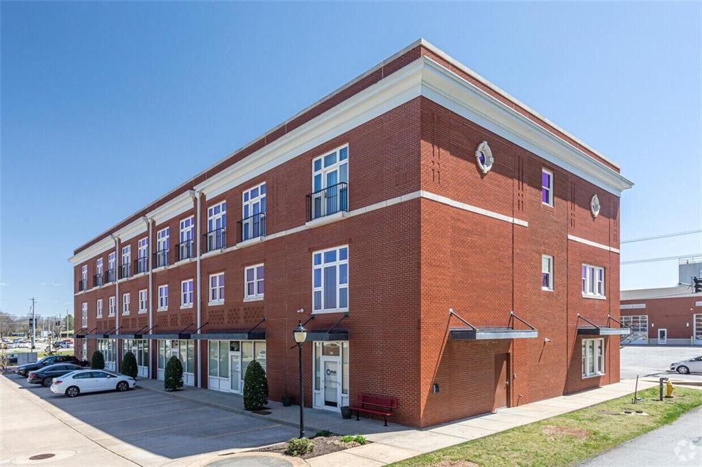 Dunn & Davis Add Bentonville - Commercial Lease