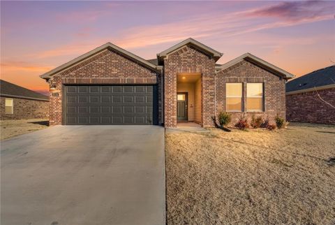 Photo of 2211 S 9th Street, Rogers, AR 72758 (MLS # 1333178)