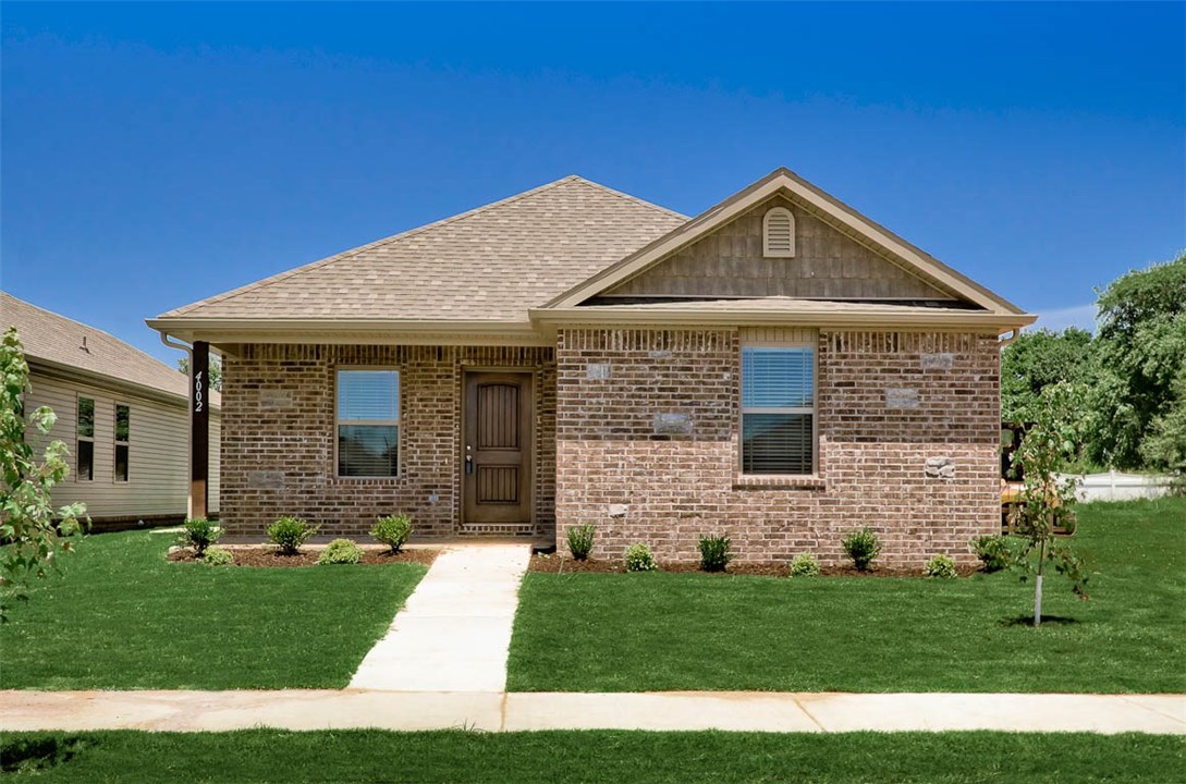 Beautiful new construction, close to Walmart Home Office. 3 bedroom and 2 bath. Pictures are not of actual home, but similar plan and finish. Pets are negotiable.
