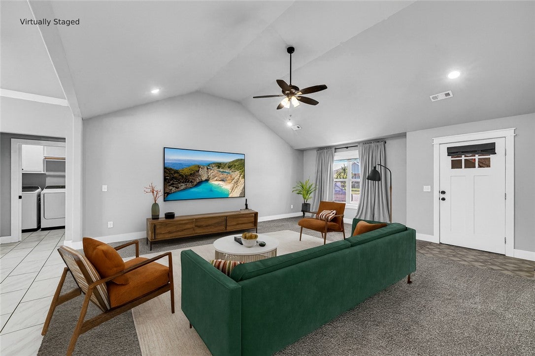 38 E Loveland Loop