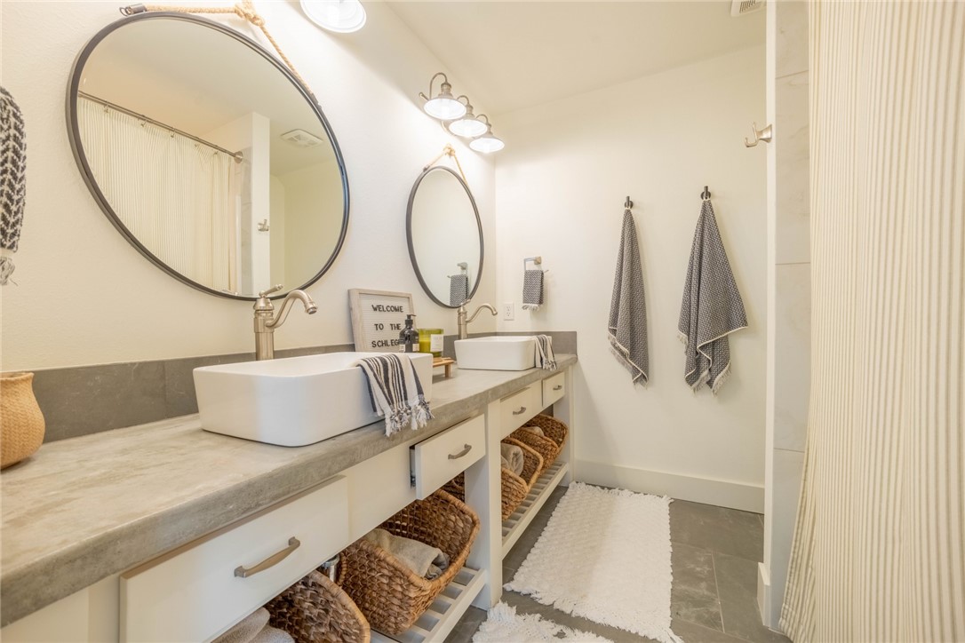 16-10-30 - Residential