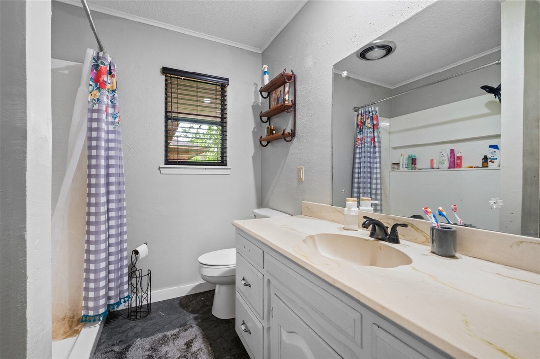 DREAM ABOUT THE COUNTRY CLOSE TO TOWN?! - Residential