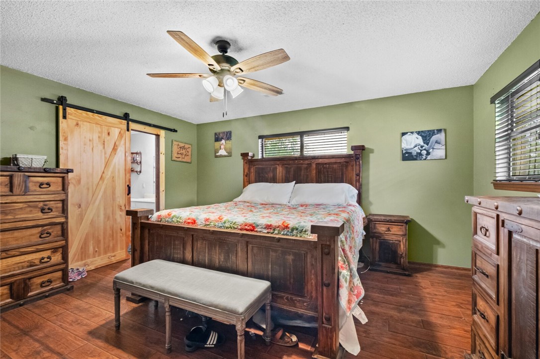 DREAM ABOUT THE COUNTRY CLOSE TO TOWN?! - Residential