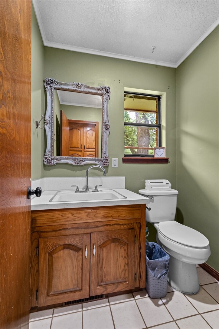 DREAM ABOUT THE COUNTRY CLOSE TO TOWN?! - Residential