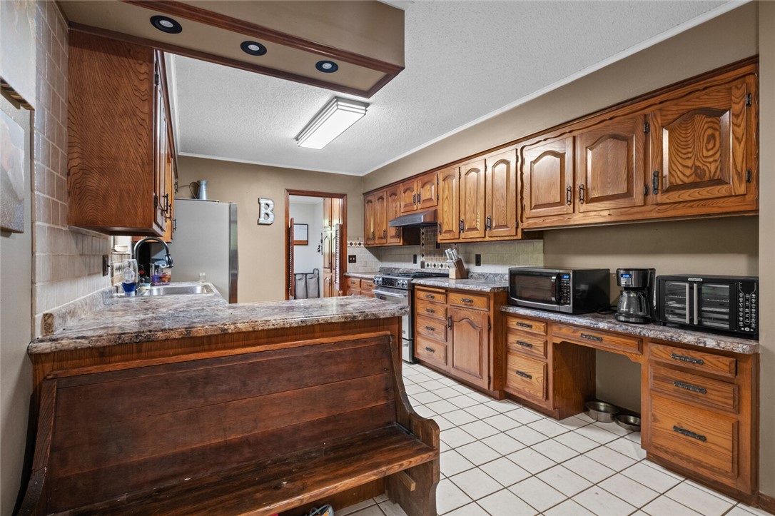 DREAM ABOUT THE COUNTRY CLOSE TO TOWN?! - Residential