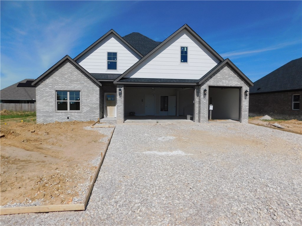 Beautiful new 4 bedroom, 3 bath, 3 car garage home in the South Pointe Subdivision. 2500 sf includes a nice upstairs bonus room. Open floor plan with an equally inviting, spacious, covered back porch. Located in the Har-Ber High School district with easy access to I-49.