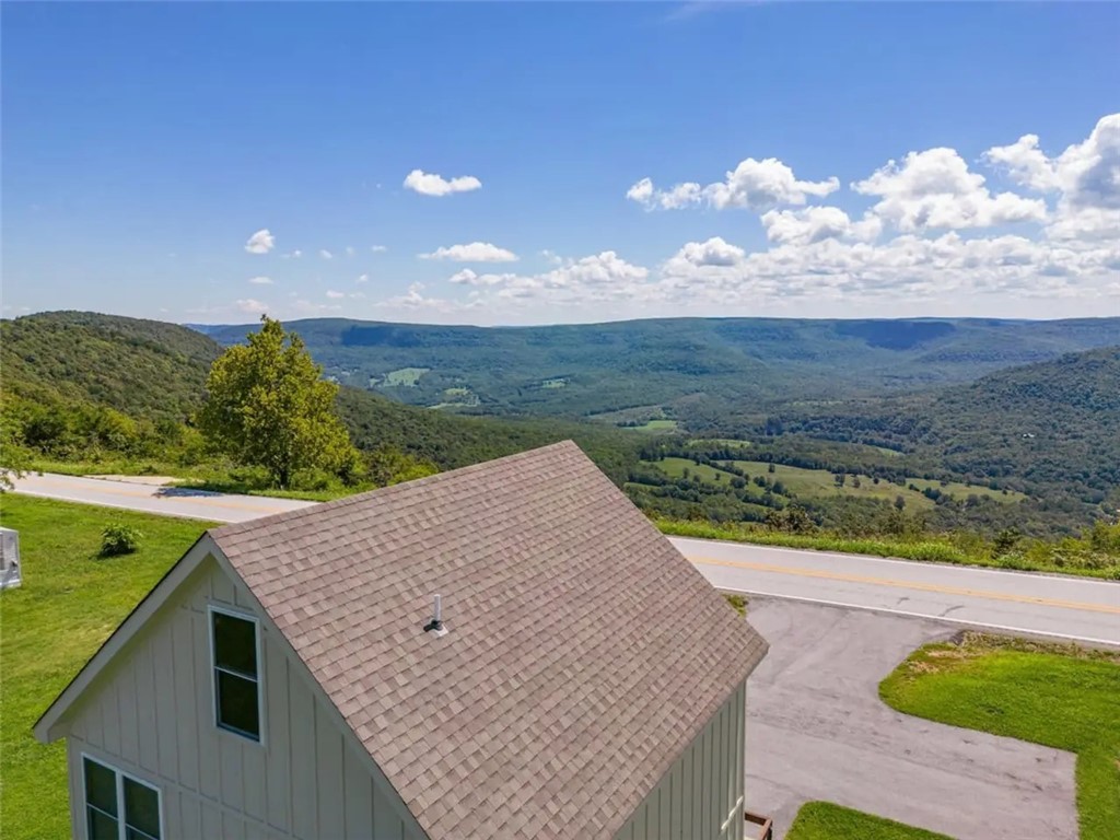 Welcome to Valley View Retreat! This is a furnished rental cabin that sits on the rim of the beautiful Arkansas Grand Canyon and has stunning views. A place to relax and enjoy the beautiful Ozark Mountains! Newly remodeled to add more space to relax after a day of hiking or floating the Buffalo National River! The main floor has a kitchen, living area, propane fireplace, new beautiful dining room, bathroom and bedroom. There is also a sofa bed in the living area. The second floor has a second living area: bedroom with a queen bed and a bathroom on this floor. There is a sofa bed in the sitting area. The loft area has an adorable little nook as well as a small sitting area. There is a wood firepit in the backyard. New deck off the dining room with a new hot tub to relax and enjoy the view after a long day of exploring! The home is very energy efficient with foam insulation and crawl space being incapsulated.