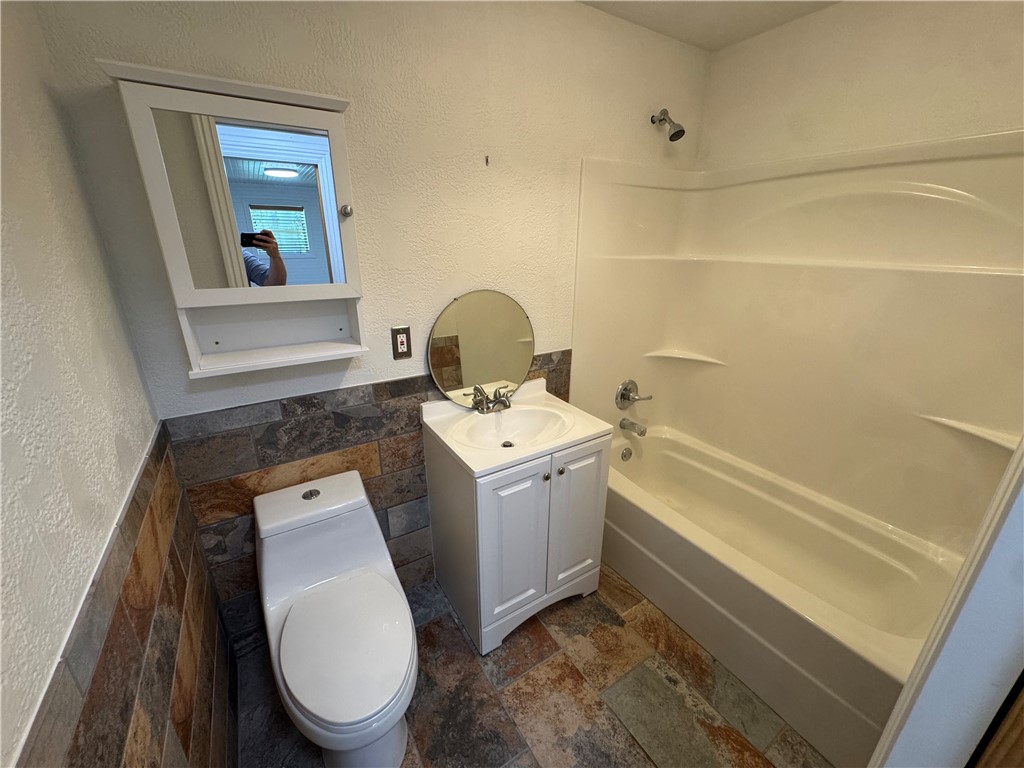 Jug Wheeler Add - Residential Lease