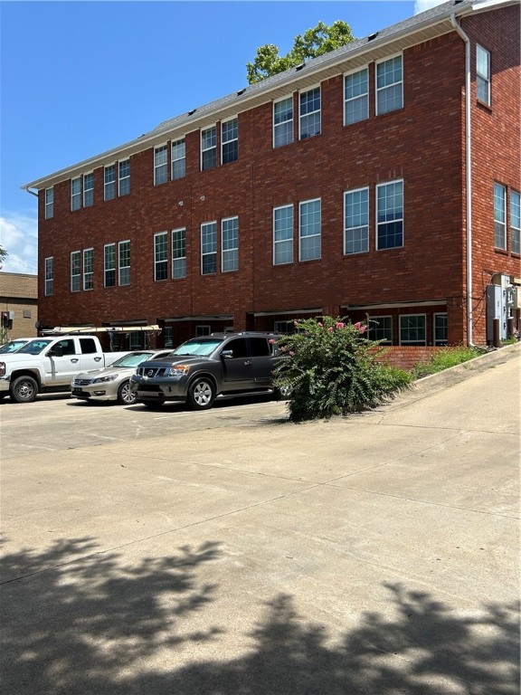 Perimeter Plaza Add - Commercial Lease