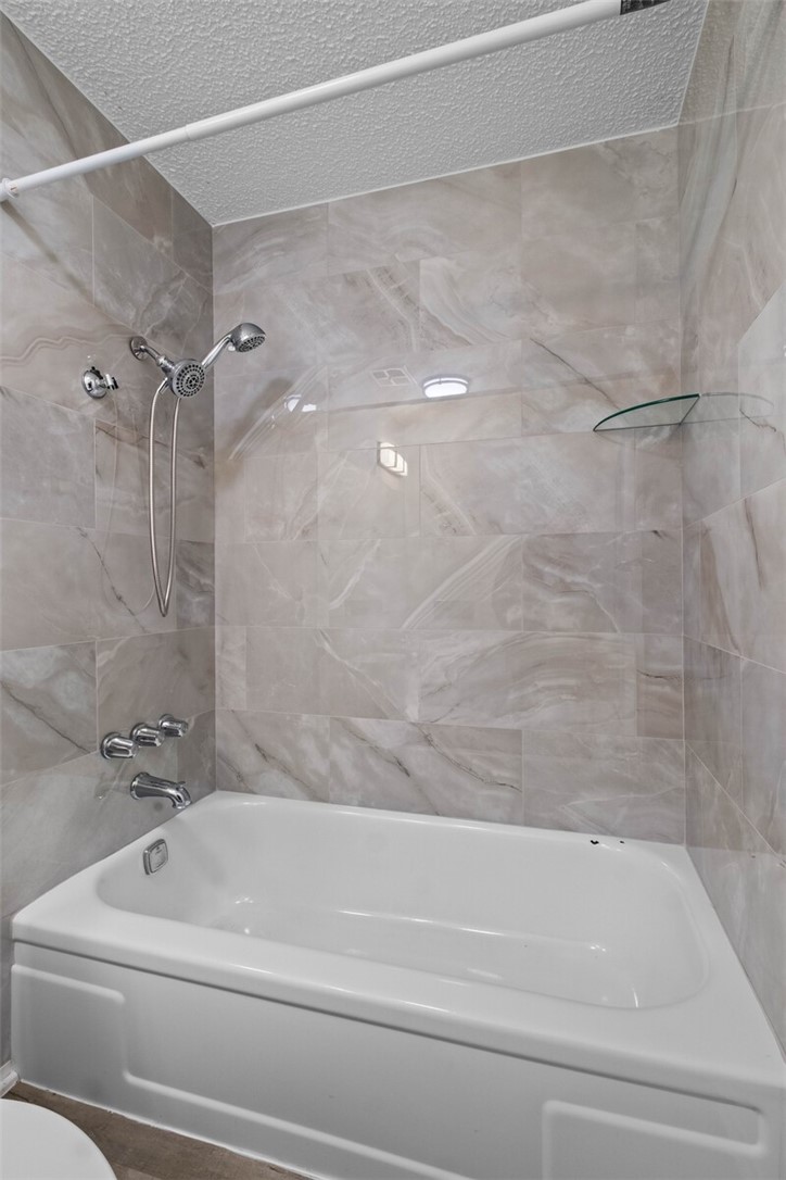 Rolling Oaks Sub Unit 2 Rogers - Residential