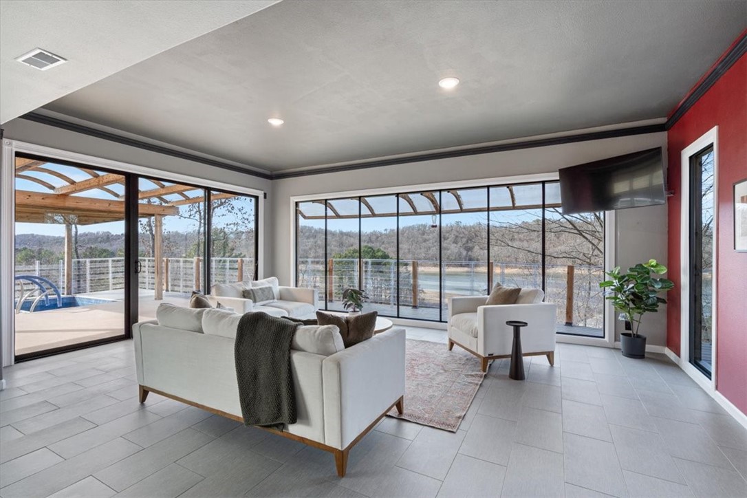 18-18-28 - Residential