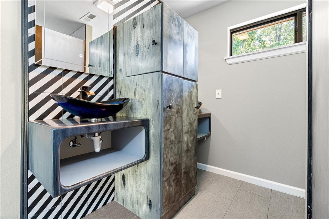 18-18-28 - Residential