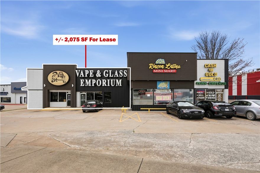 Prime +/- 2,000 SF retail space available for lease in a high traffic corridor just off Hwy 412, which sees approx. 29,000 VPD. This well positioned suite features a wide open retail floor, ideal for flexible merchandising or showroom layout, along with two restrooms and a dedicated storage closet for operational efficiency. Large storefront windows provide excellent natural light and strong visibility, perfect for showcasing products and attracting passing traffic. The property is surrounded by established national retailers including KFC, Sonic, AutoZone, O'Reilly Auto Parts, Walmart, Dollar Tree, and others, driving consistent customer activity to the area. Offered on a NNN lease structure with a 3 year term, this space presents a great opportunity for retailers seeking visibility, accessibility, and proximity to major national brands.