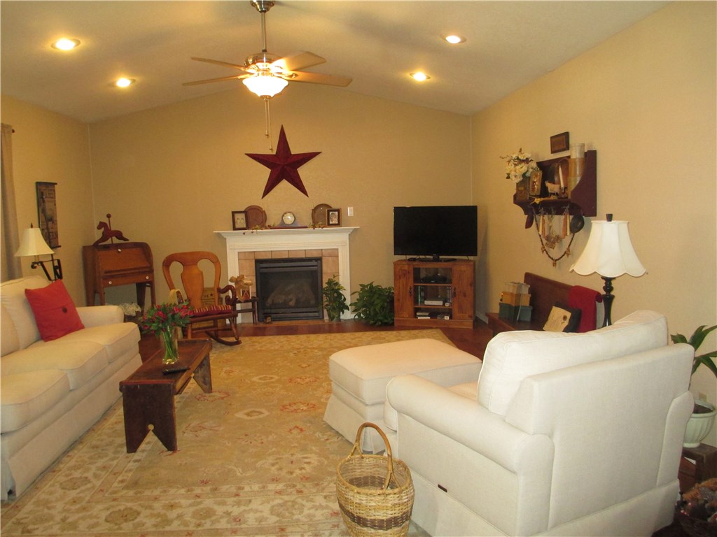 Unit 9 Holiday Island - Residential
