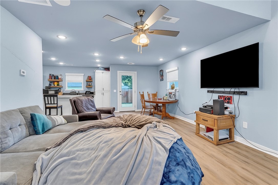 Fayetteville Outlots - Residential Lease