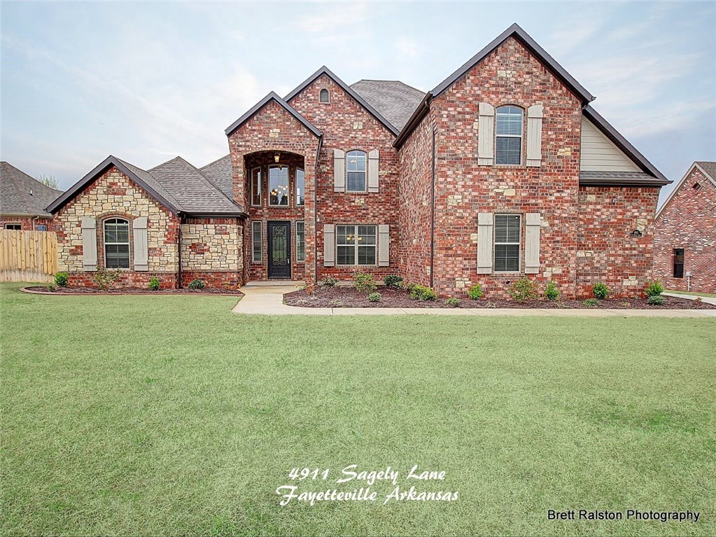 3811 sqft on 1/3 acre lot... East Fayetteville and built by Roth this home features granite countertops, four full bathrooms, richly stained cabinets, beautiful hardwood floors throughout main level and two covered patios. Property offers three car garage, five bedrooms and a bonus room that could be a 6th bedroom, plus eat-in kitchen, two living areas, NEST thermostat systems, and ample closet space.