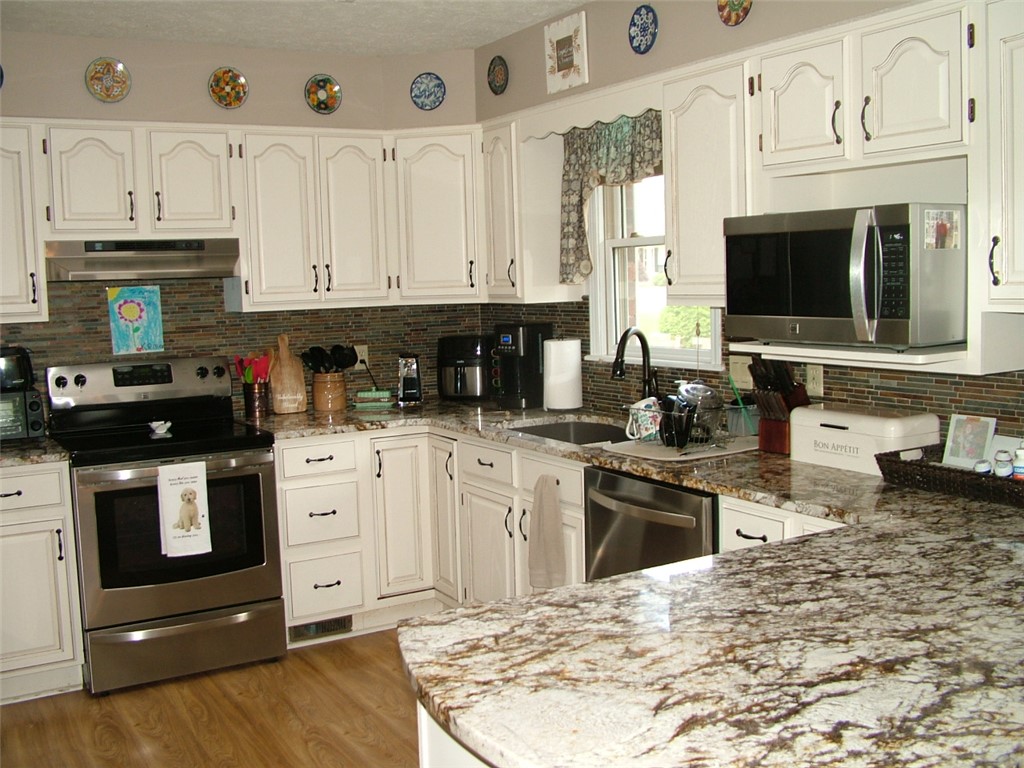 1309 Laurel Road