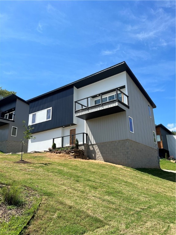 No expense spared on this modern, yet contemporary, new construction in Fayetteville! Stunning roof top views you will fall in love with of South Fayetteville! Enjoy amenities such as a 2 car garage , custom landscaped front yard and gas fireplace in living area! Inside, this home boasts an excellent open layout withĀ engineered hardwoodĀ Ā Ā throughout the main living to the kitchen and eat-in area. Kitchen has quartz countertops, stainless steel appliances, and built-in pantry. Home hasĀ Ā bar area with a wine fridge.Ā Master bedroom is a calming retreat with amazing views, a beautiful bathroom with a walk in shower, and double vanity. Large walk in closets,Ā wood is throughout the entire house except carpet in 2 downstairs guest bedroomsĀ Ā and laundry hook ups. This home is set among the trees, bringing the outside in through low efficiency vinyl windows! You wonāt want to miss this amazing home!