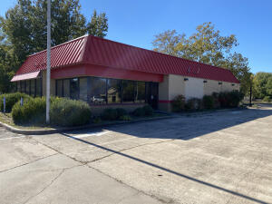 Old Hardees Building on West Main St