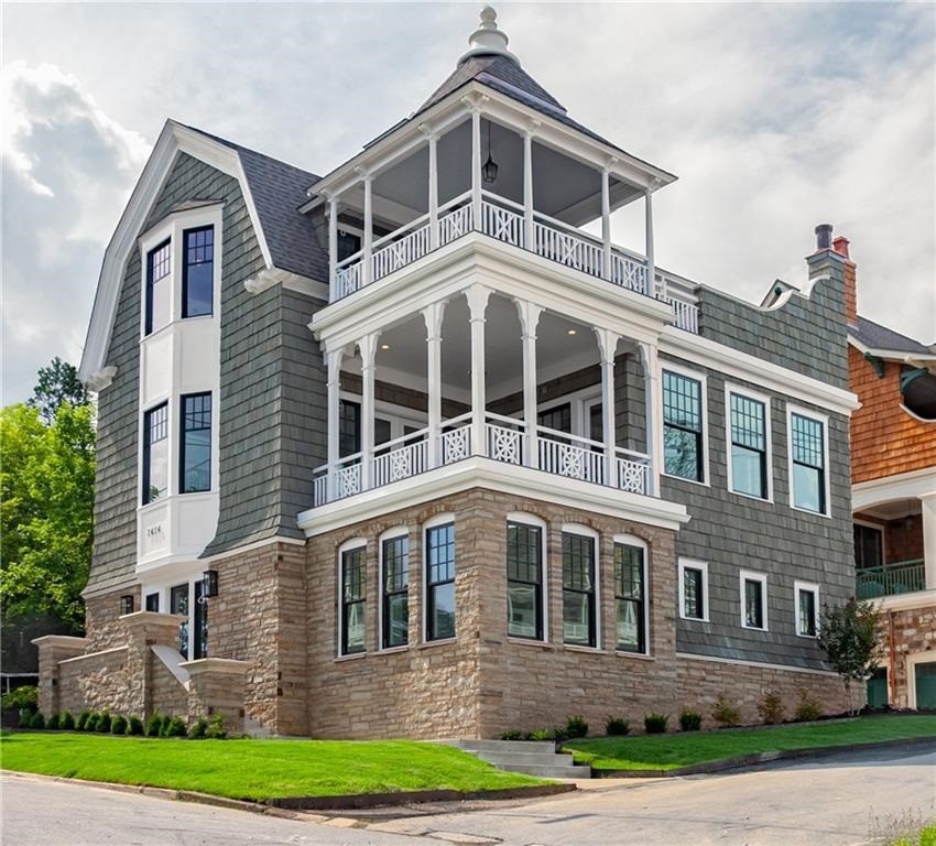 Calling all HOG Fans⦠The ultimate entertaining home is here and is located across the street from Gate 1 at the Donald W Reynolds stadium! Check out this fantastic custom built home with over 3,500 heated sq ft that includes 4 bedrooms w/on suite bathrooms, gourmet eat in kitchen, great room, game room, mud room, and laundry. Other amenities include an elevator, outdoor kitchen w/gorgeous views, quartz countertops, composite decking, copper guttering, tiled showers, Jenn-air appliances, custom cabinets, 2 laundry station, timeless fixtures, 2 wonderful outdoor living spaces, and 3 car garage. Come ready to tailgate for football, walk to basketball, or just enjoy being near the action. There has never been a more exciting time to be a Razorback! WPS!!!