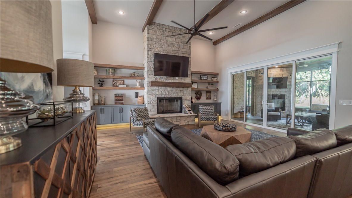 Otter Creek Estates PH1-Cave Springs - Residential