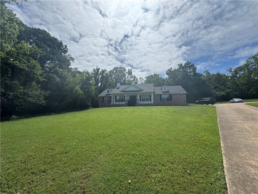 For Rent Spacious 4 Bedroom Home in a Prime Location!
Tucked away on a private lot yet just minutes from schools and walking trails, this home offers the best of both convenience and privacy. Featuring 4 bedrooms and 2 bathrooms, each bedroom includes a walk-in closet for plenty of storage.
Enjoy the large open living room that flows into the kitchen, complete with a cozy fireplace and big windows that fill the space with natural light. Recent updates include fresh paint, new oven and dishwasher, and luxury vinyl plank flooring throughout.
Tenant to maintain lawn and all utilities. Owner is installing a electric oven and new dishwasher. Owner wants a one year lease - there is no fence on this property