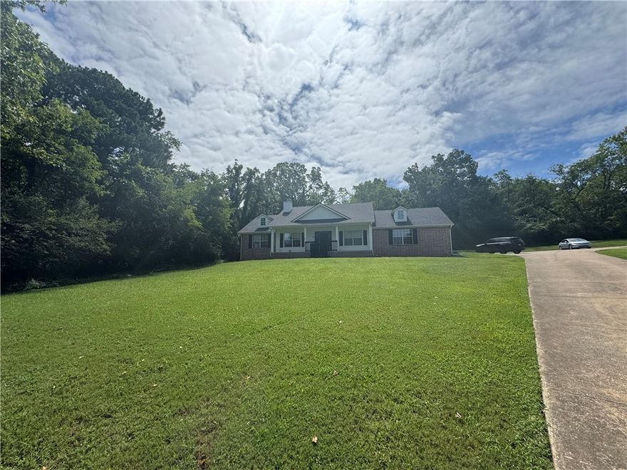 For Rent Spacious 4 Bedroom Home in a Prime Location!

Tucked away on a private lot yet just minutes from schools and walking trails, this home offers the best of both convenience and privacy. Featuring 4 bedrooms and 2 bathrooms, each bedroom includes a walk-in closet for plenty of storage.

Enjoy the large open living room that flows into the kitchen, complete with a cozy fireplace and big windows that fill the space with natural light. Recent updates include fresh paint, new oven and dishwasher, and luxury vinyl plank flooring throughout.

Tenant to maintain lawn and all utilities. Owner is installing a electric oven and new dishwasher. Owner wants a one year lease - there is no fence on this property
