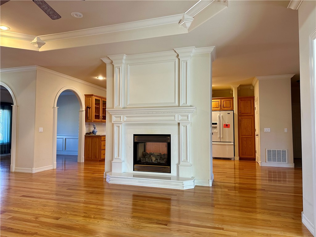 Laurel Crossing Rogers - Residential