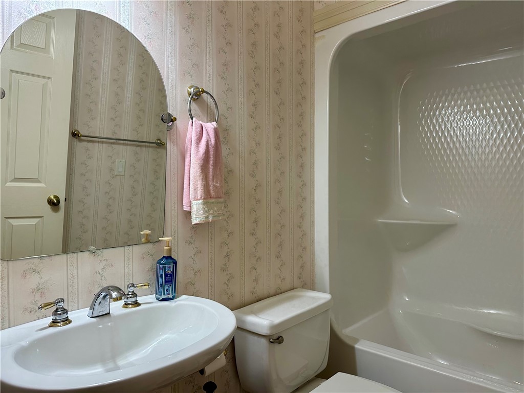 Laurel Crossing Rogers - Residential