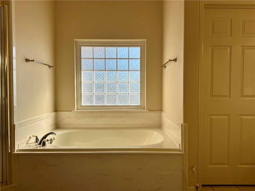 Laurel Crossing Rogers - Residential