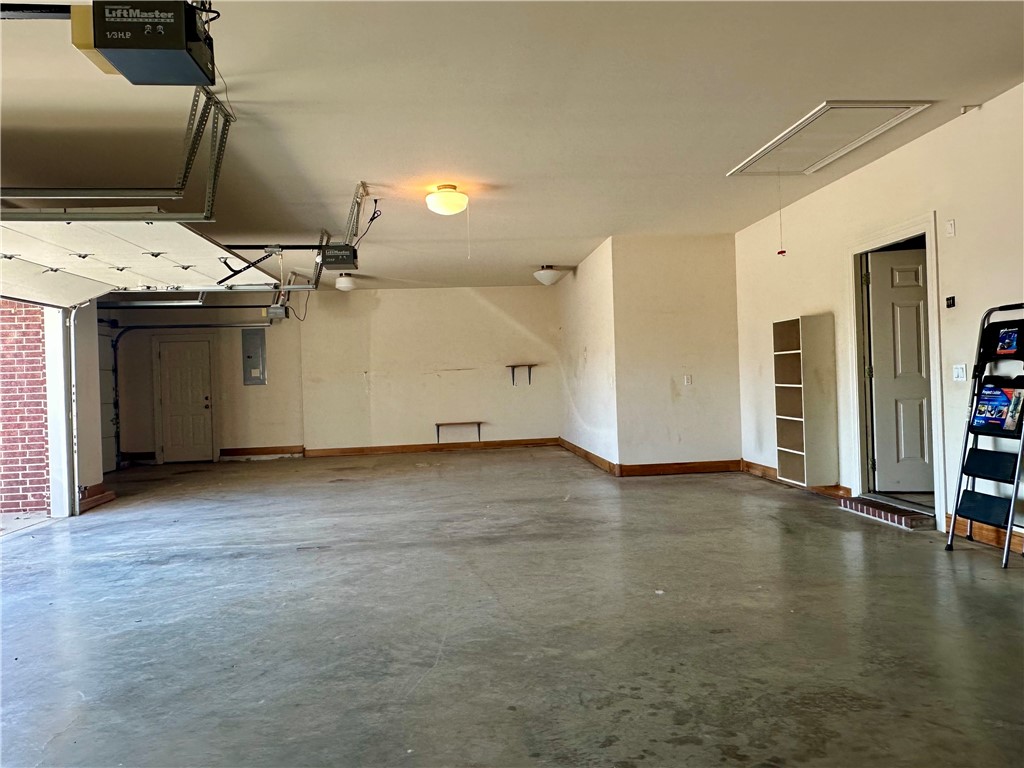 Laurel Crossing Rogers - Residential