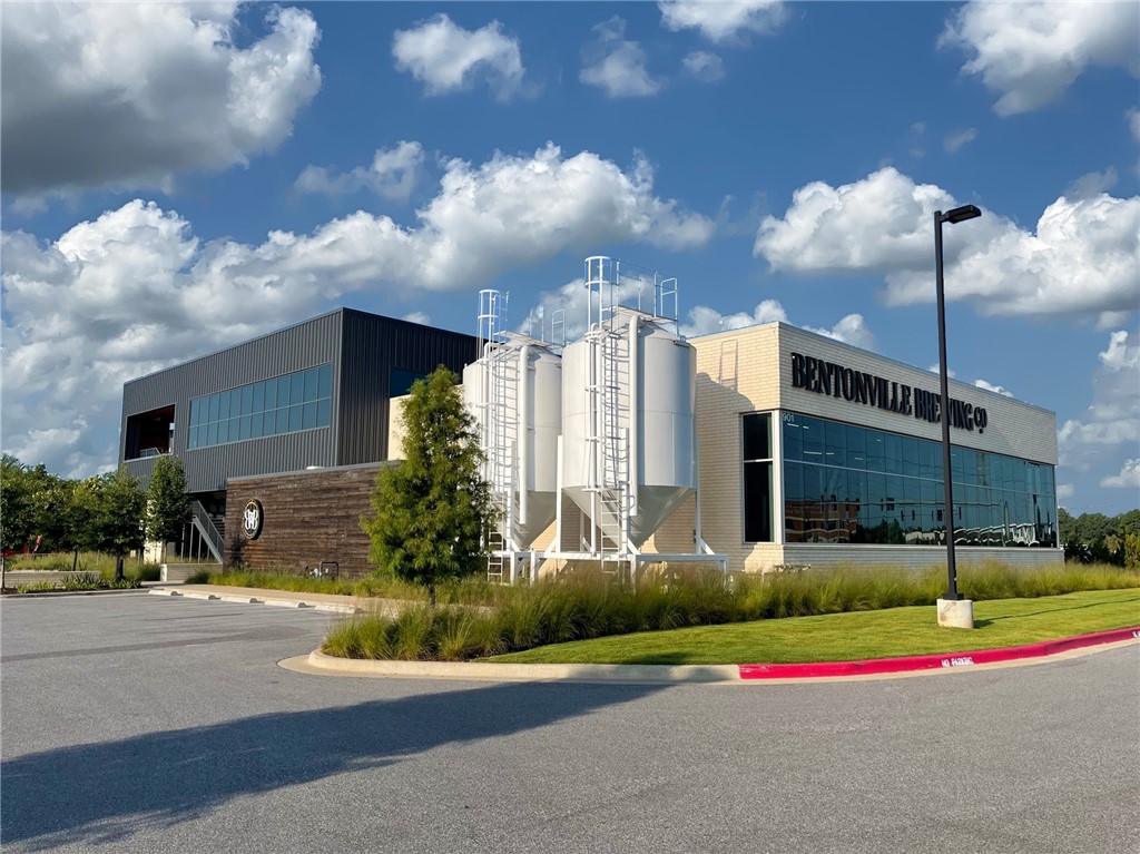 Unique and highly desirable office space for lease located in the prime retail and commercial corridor of Bentonville, Arkansas. Property is well positioned to capitalize on the growth and excitement surrounding the 350-acre Walmart Home Office campus located approximately 1.0 mile east. Centered between the high-growth areas of west Bentonville / Centerton submarkets and adjacent to Osage Park and the Bentonville Municipal Airport including Louise at Thaden Field and FLY OZ.