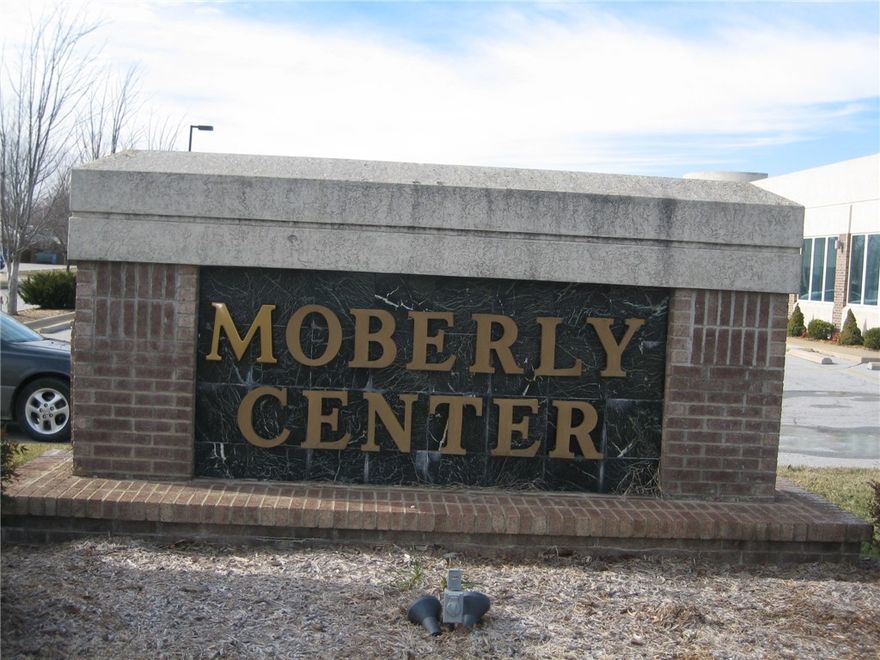 Nice Big office on Moberly Lane in Bentonville, AR. Landlord pays the utilities. Multi-tenant building. Common break room and bathrooms. 1 year lease required. $550 month and $550 deposit.