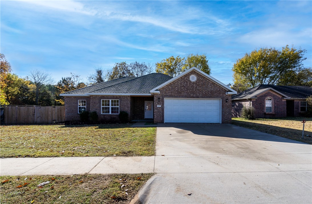 Cute Well maintained 3 bedroom, 2 bath brick home featuring an open floor plan. Move-in ready, freshly painted Living room and bedrooms. Great location close to school and shopping. Conveniently located, minutes away from I-49.
