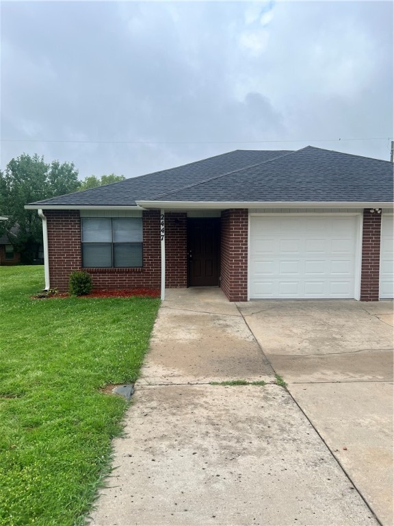 Available today! Very nice updated duplex, conveniently located to all of Fayetteville and Springdale. This 2 bed 1 1/2 bath home has been completely updated and offers tile and plank flooring through out, Stainless steel appliances, granite counter tops 1 car garage. Walk to the biking and walking trail, less then 5 minutes away to movie theater, shopping and dining. $40 application & processing fee per adult. Pets are negotiable with additional deposit and rent. No Cats! No Smoking?