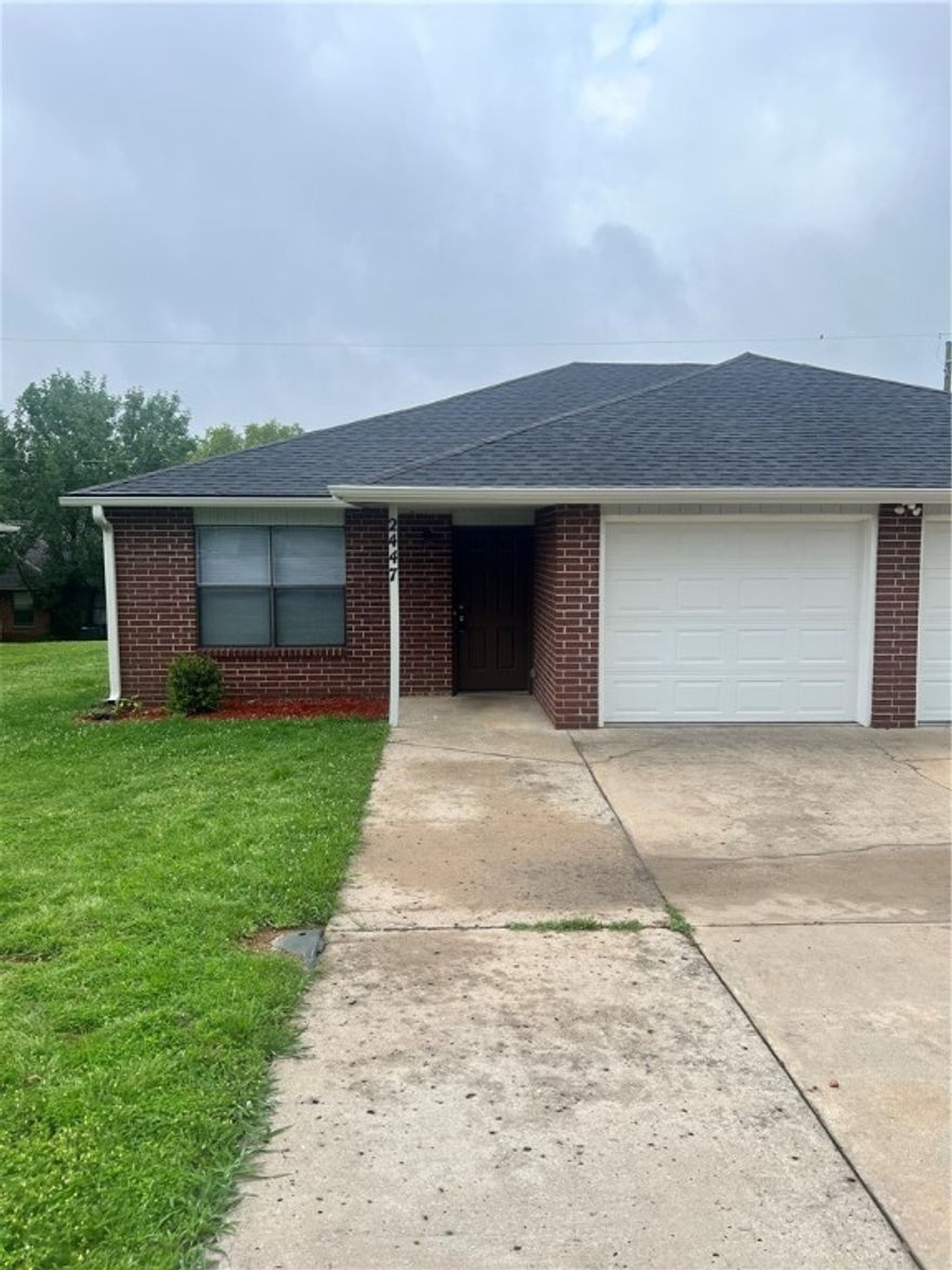 Available today! Very nice updated duplex, conveniently located to all of Fayetteville and Springdale. This 2 bed 1 1/2 bath home has been completely updated and offers tile and plank flooring through out, Stainless steel appliances, granite counter tops 1 car garage. Walk to the biking and walking trail, less then 5 minutes away to movie theater, shopping and dining. $40 application & processing fee per adult. Pets are negotiable with additional deposit and rent.  No Cats! No Smoking?