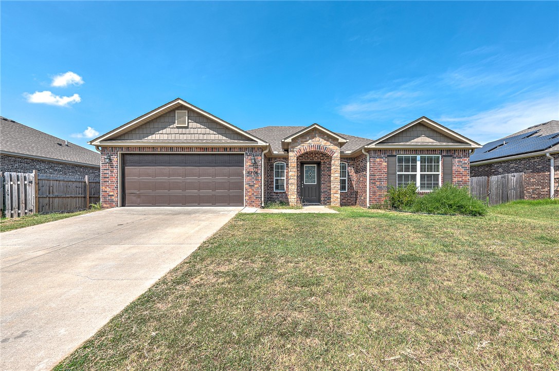 This beautifully upgraded 4Beds, 2 Baths, 2-car Garage, EAST facing, single-story home features a desirable split floor plan and is located in a growing area close to XNA Airport and the Walmart Distribution Center. Situated in the highly regarded Bentonville School District, it offers solar panels for energy savings, a covered patio for outdoor enjoyment, and a host of thoughtful upgrades throughout.