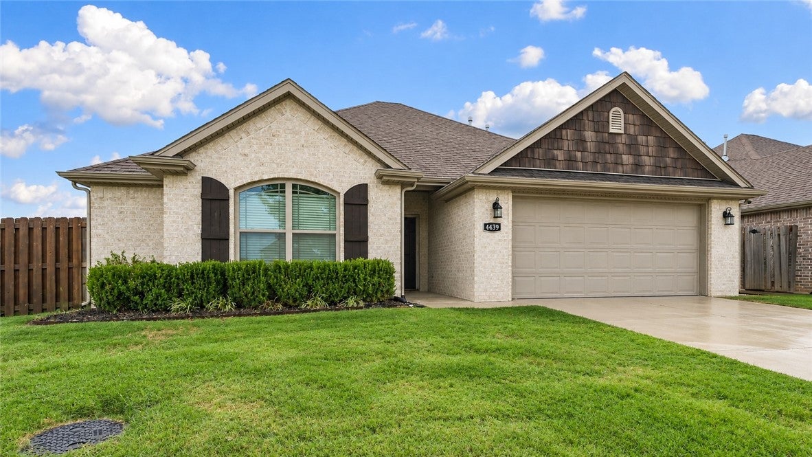 4439 W Divide Drive
