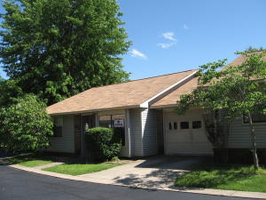 VERY CLEAN, READY TO MOVE IN!!!BRAND NEW ROOF AND NEWLY UPDATED, PRIVACY FENCE AT BACK.