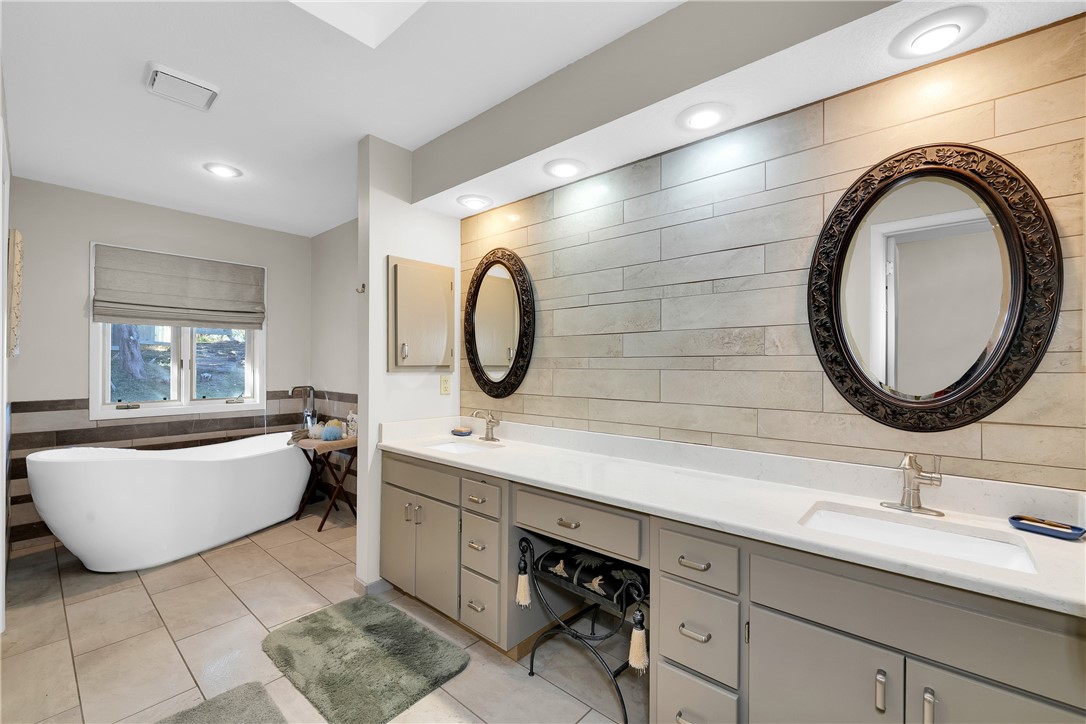 Unit 116 Holiday Island - Residential