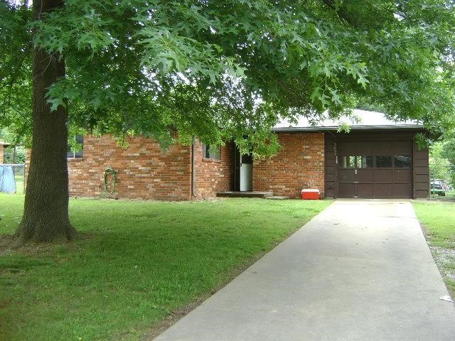 Pinewoods Sub Rogers - Residential Lease