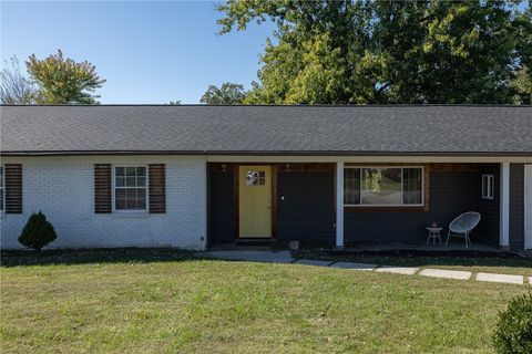 Photo of 703 NW J Street, Bentonville, AR 72712 (MLS # 1326739)